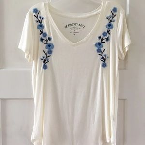 Aeropostale seriously soft vneck tshirt white